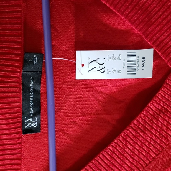 NWT New York & Company V-Neck Bell Sleeve Sweater in Color Pouring Red.Large. - Picture 5 of 7